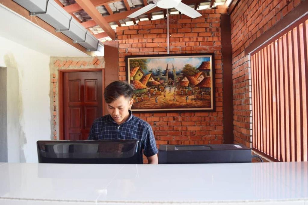 Tanjung Sepat House | Spic s Lake Cottage Resort