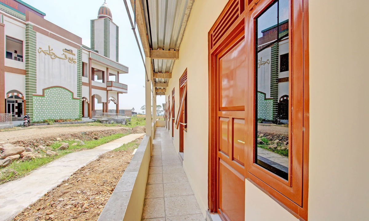 Tegal Hotel | SPOT ON 92930 Syifa Guest House Syariah