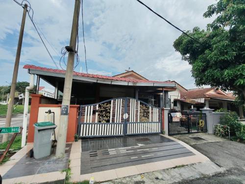 Bandar Sri Sendayan House | SR Homestay Springhill PD