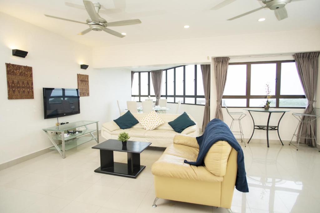 Batu Ferringhi Apartment | Sri Sayang Seaview Holiday Home