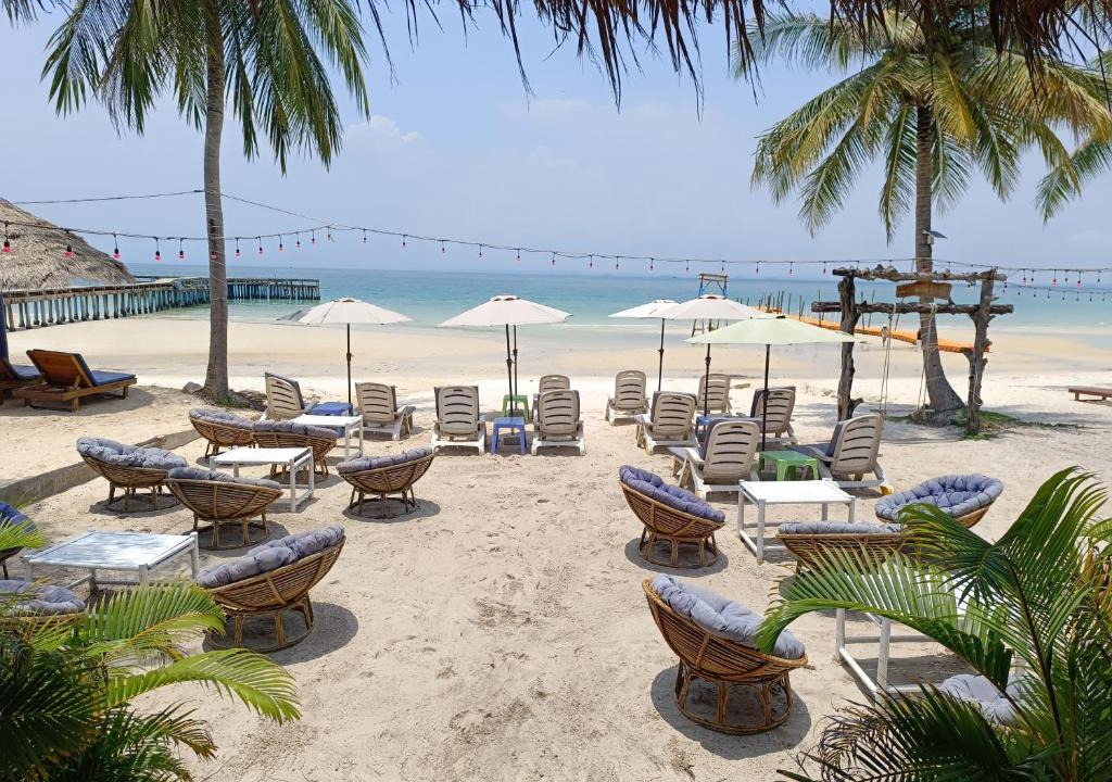 Daem Thkov Hotel | Stay in Paradise Koh Rong