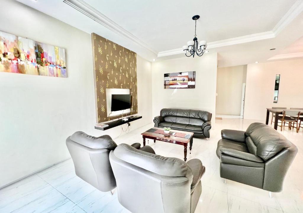 Kuching House | Staycation Homestay 6 BDC Landed House Kuching