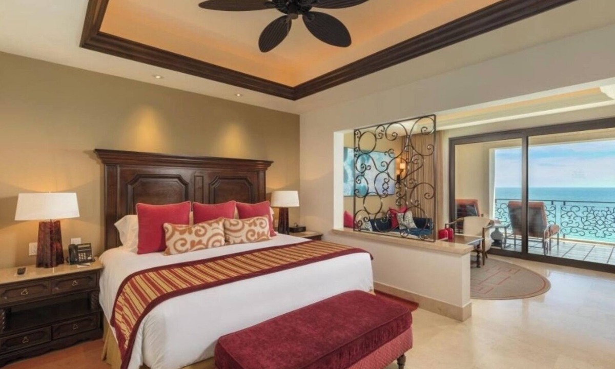 Marina Resort | Studio in a luxury resort on the beach with 7 outdoor swimming pools.