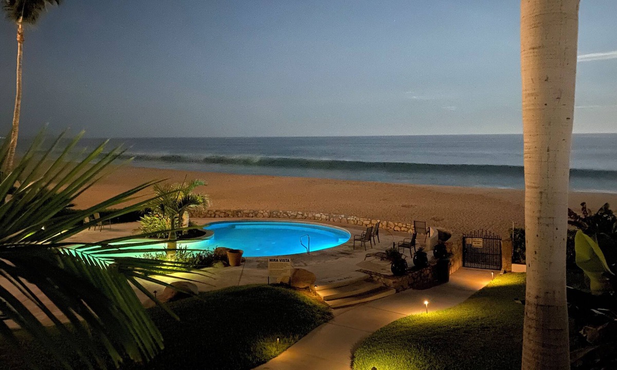 San Jose del Cabo Condo | Stunning Oceanfront Condo with Pool in Mira Vista