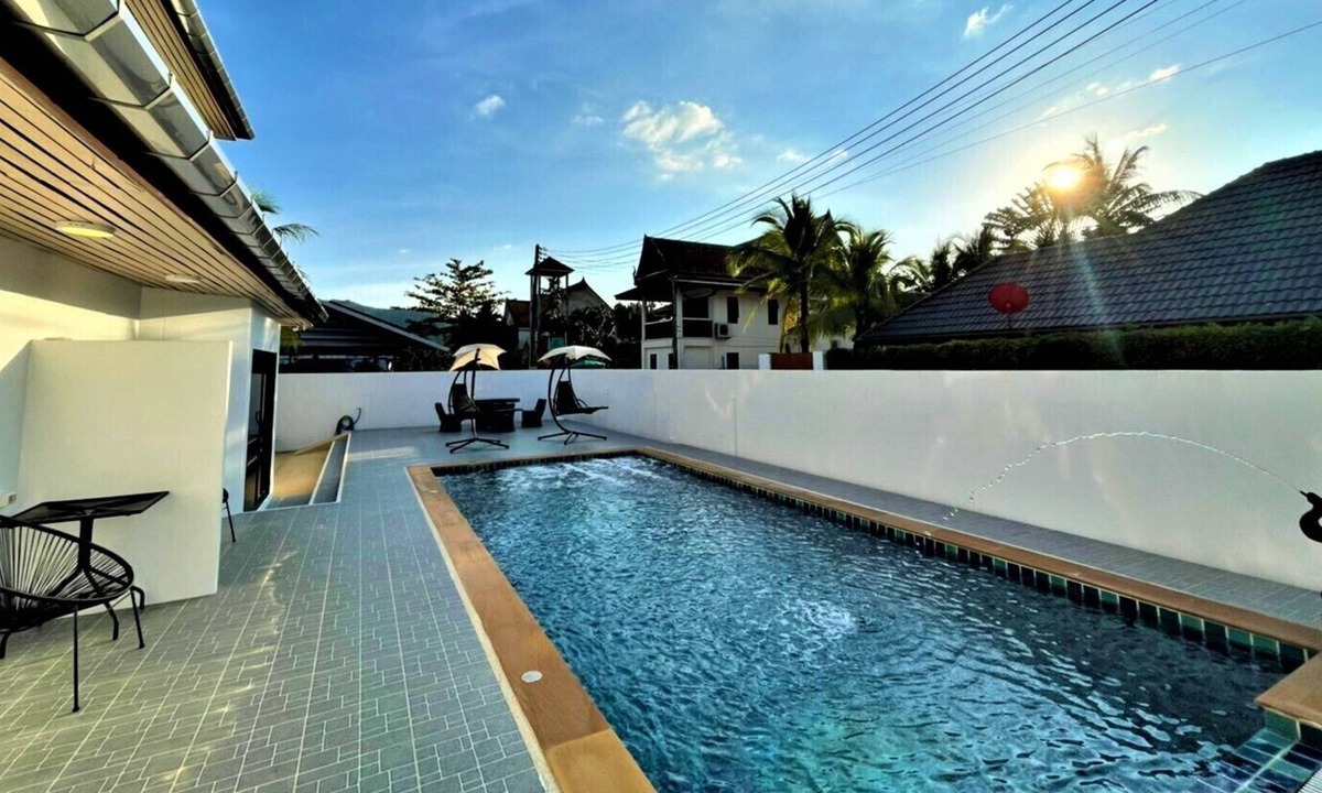 Kamala House | Stunning pool access 2 BR Bungalow | Wi-fi | Beach