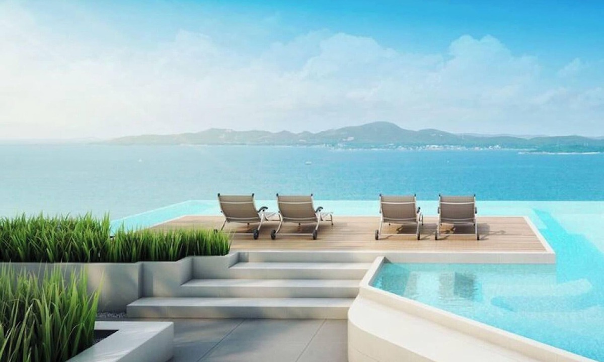 Pratumnak Hill Condo | Stunning Sea View Condo -Next To Beach