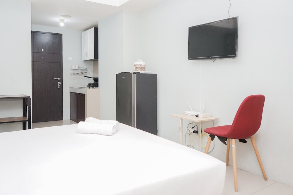 Ciputat Hotel | Stunning Studio at Baileys Apartment