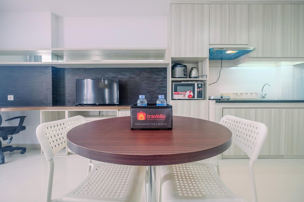 Cikarang Hotel | Stunning Studio Azalea Suites Apartment