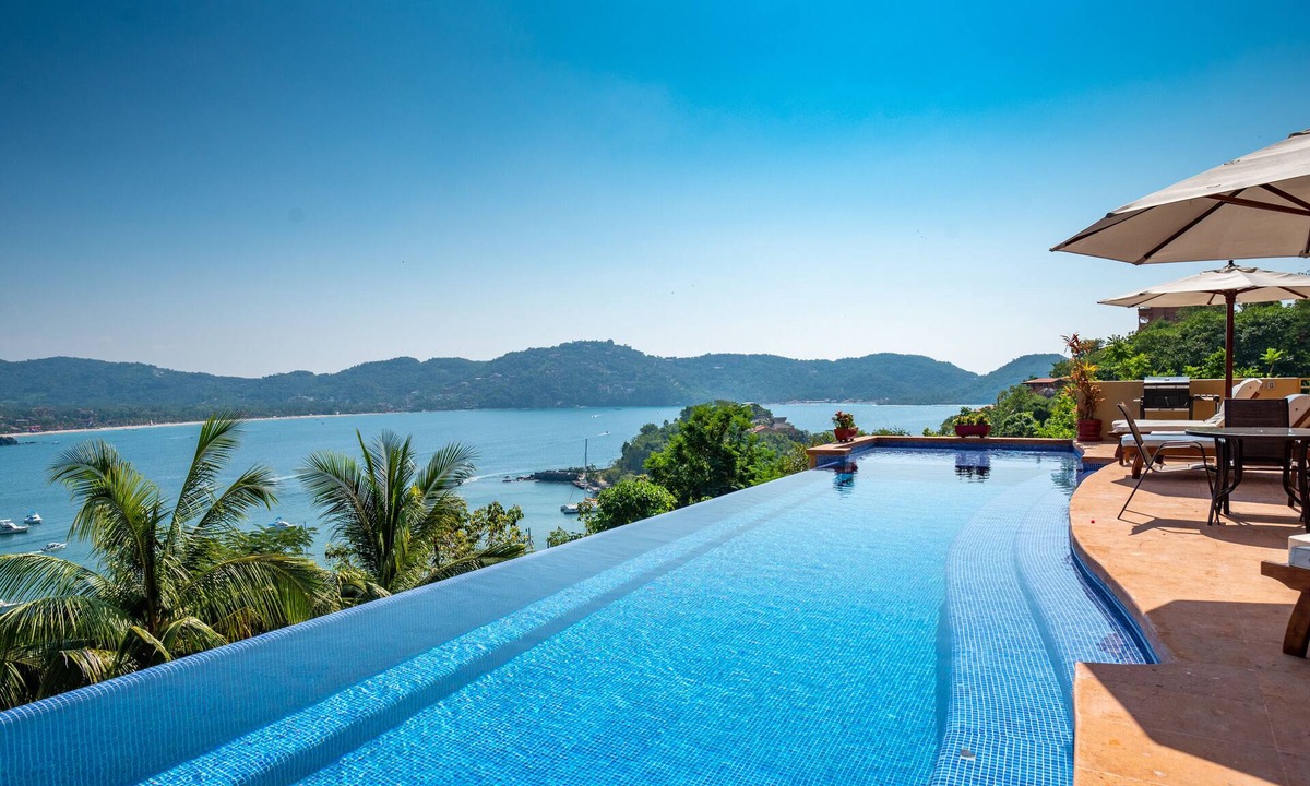 Almacen Condo | Stunning Views! Amazing Breezes! 5-10 minutes from town!