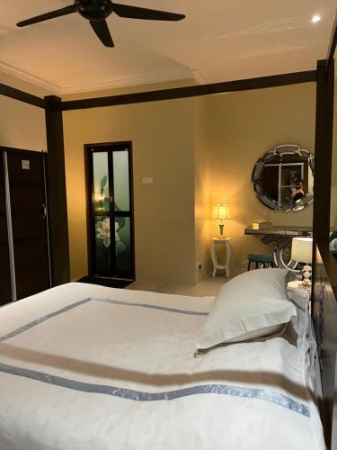 Setiu Bed & Breakfast | Summerland Seaside Villa
