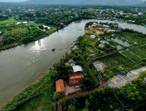 Traeuy Kaoh Hostel | Sun & Roots Kampot Lodge