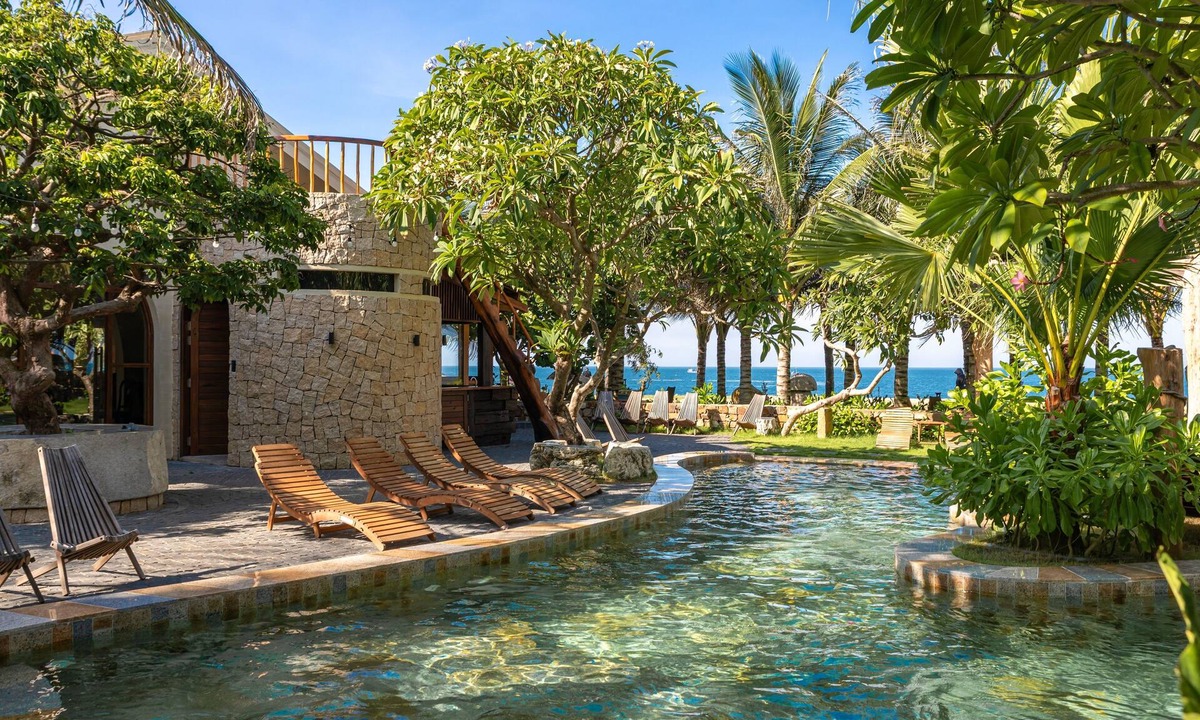 Dong Hoa Hotel | Sun Village Beach Resort