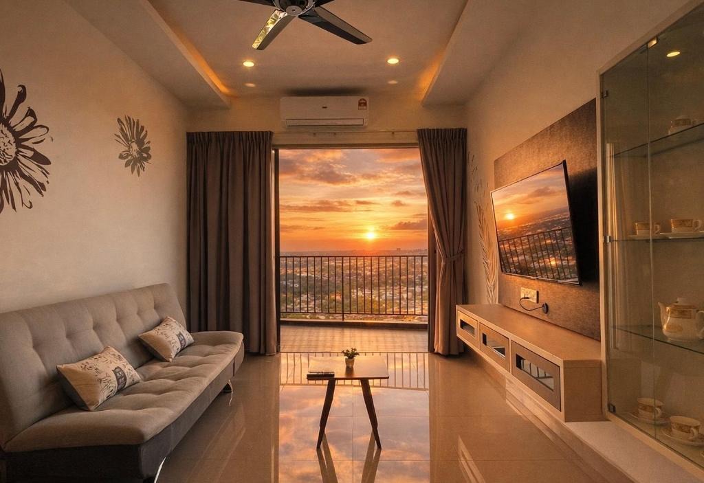 Larut Apartment | Sunset View 3BR Condo with Swimming Pool Free WiFi & Netflix near Lake Garden