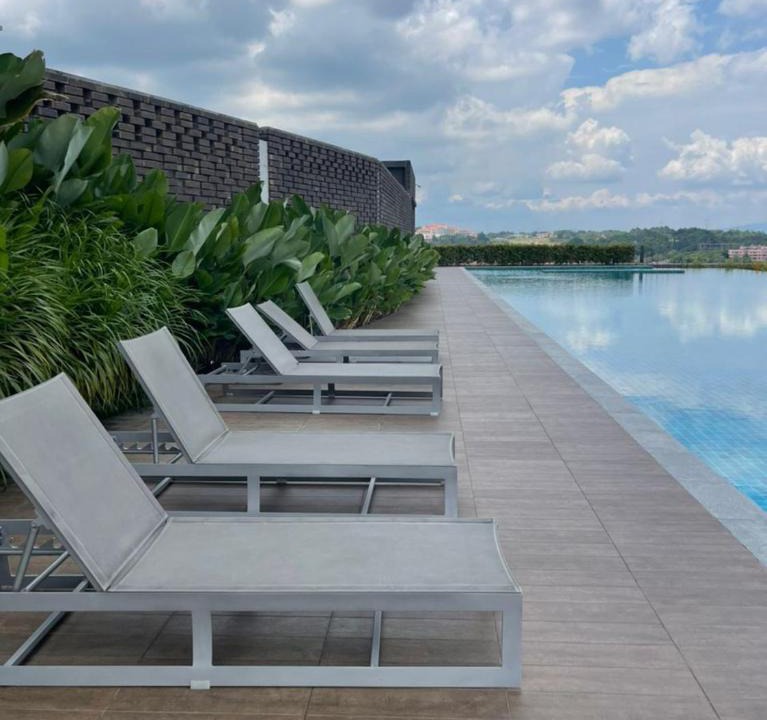 Bangi Sentral Apartment | Sunway Gandaria 3BR with Aircond, Wi-Fi, Netflix, Washer, Kitchen
