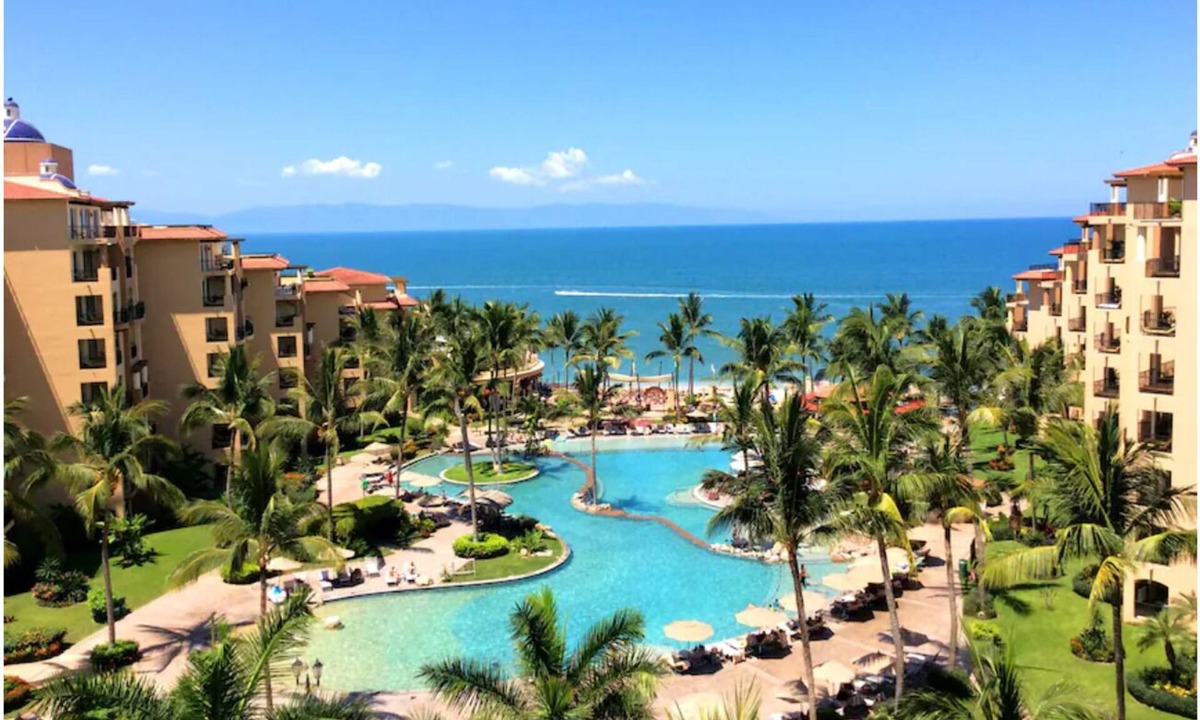 Flamingos Resort | Surrender to Sunsets, Surf, and Sophistication at Villa Del Palmar Flamingos