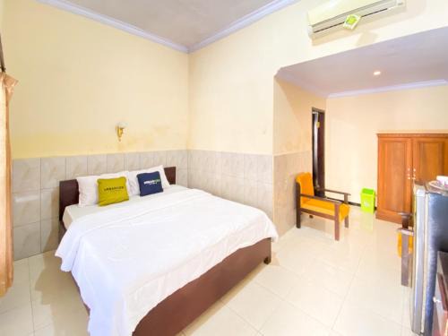 Probolinggo Hotel | Surya Guest House Urbanview Probolinggo