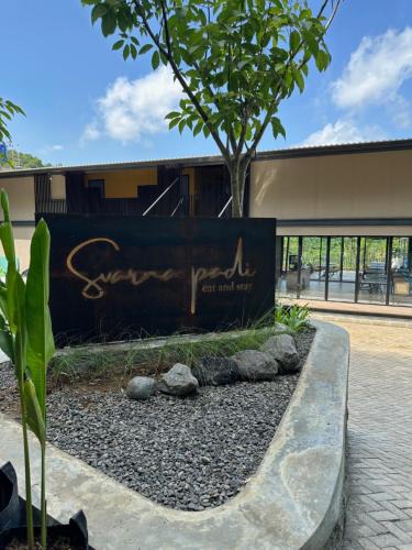 Banjarasri Bed & Breakfast | Svarna Padi