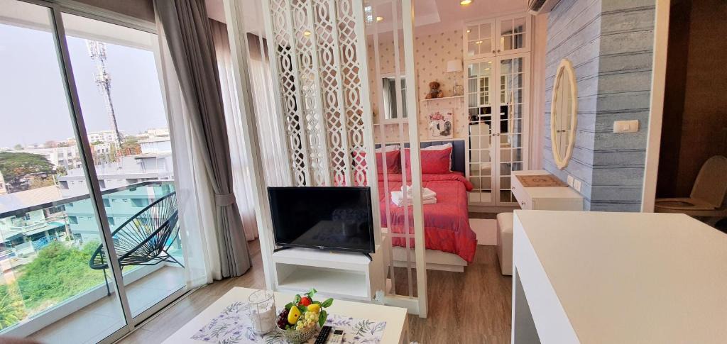 Saen Suk Apartment | Sweet Seaview flr6 with toproop pool flr7 at The BluX Bangsaen