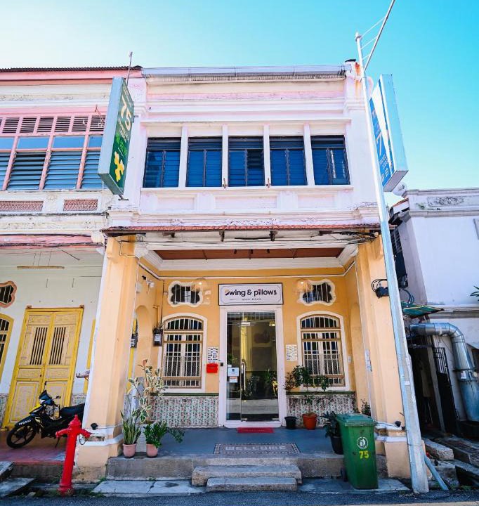 Chinatown Hotel | Swing & Pillows - 75 Chulia St, Georgetown Penang