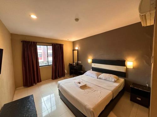 Sekudai Hotel | Swing & Pillows - Skudai Johor