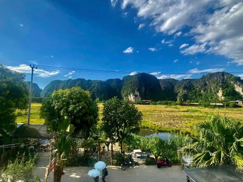 Hoa Lu House | Tam Coc Mountain View Homestay