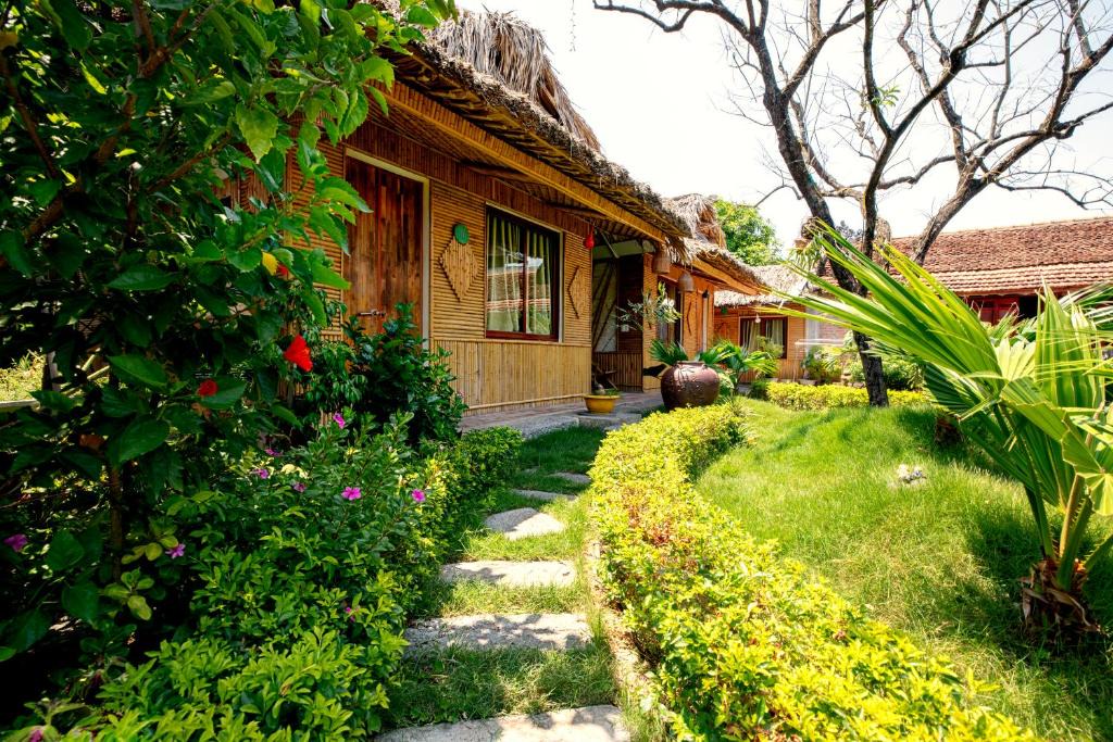 Hoa Lu Cabin | Tam Coc Palm House