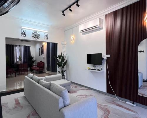 Gua House | Teratak AyahBonda l Lurah Bilut