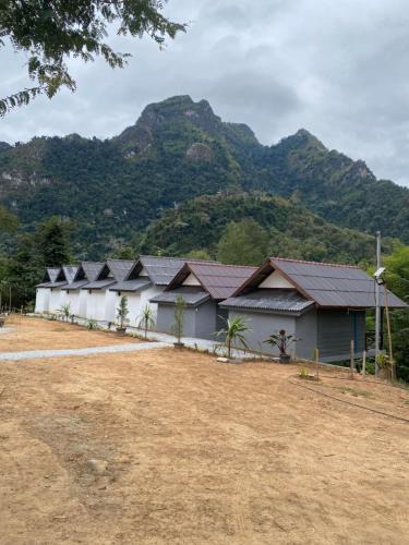 Nong Khiaw House | Thavisok Guest House