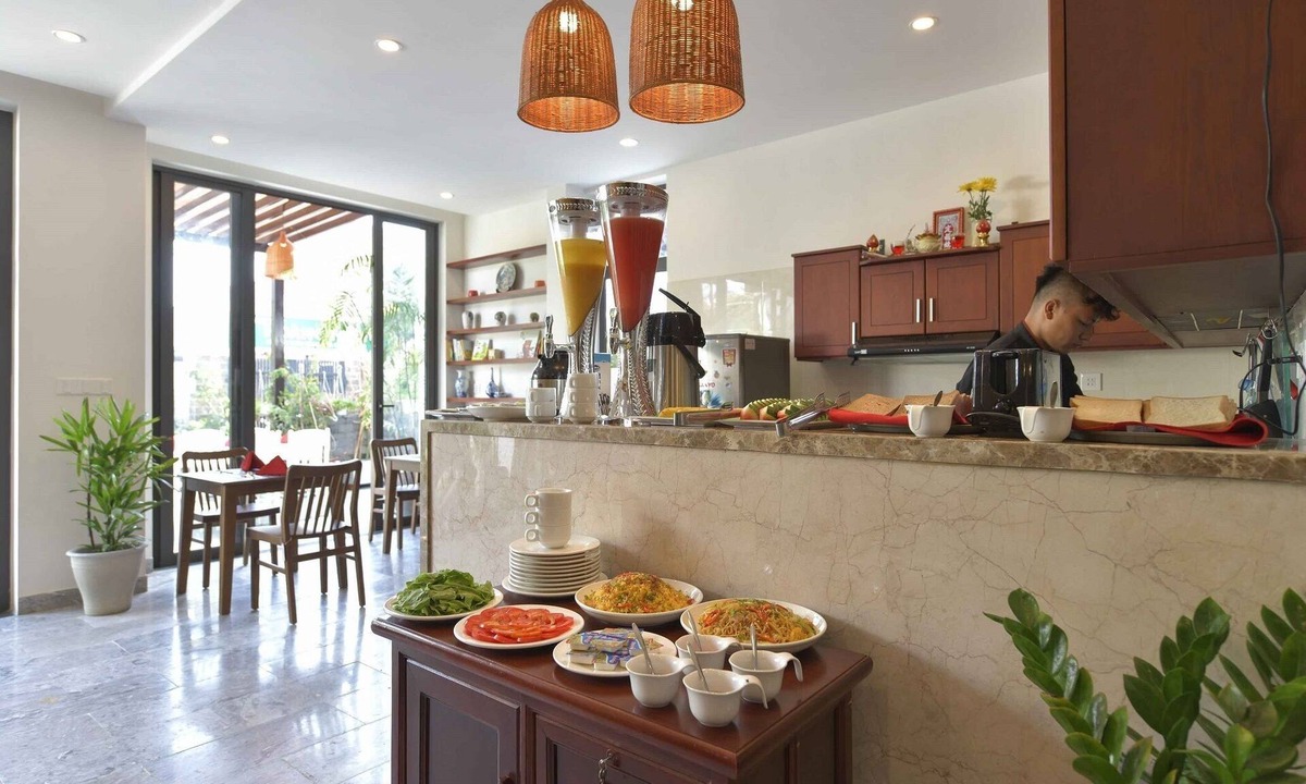Cam Chau Villa | THE ANCIENT TOWN BEAUTY VILLA WITH 9 BED ROOMS FOR 22 GUESTS WITH OUTDOOR POOL
