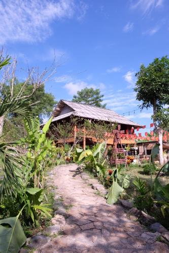Tan Lac Cabin | The Bare Nest Retreat - Xóm Đung Homestay