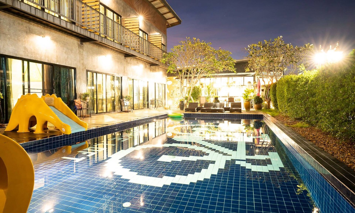 Hin Lek Fai Hotel | The Bike Loft Family Hostel