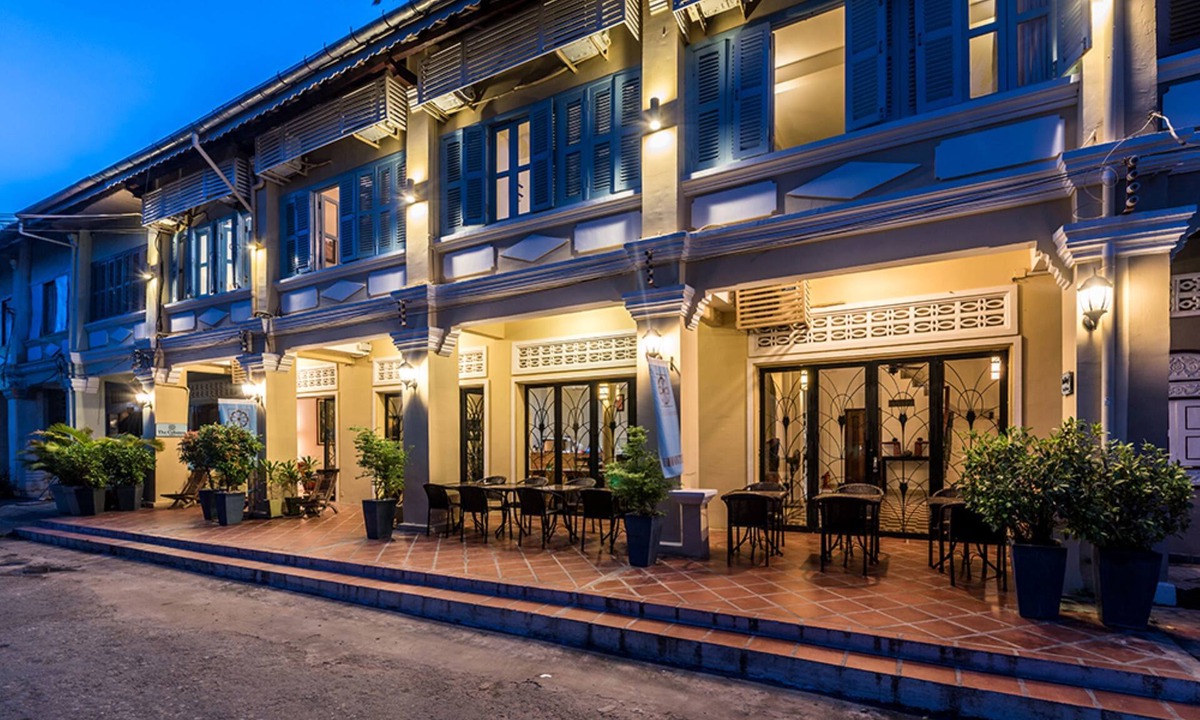 Kampot Hotel | The Columns
