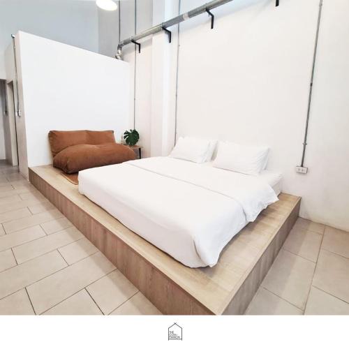 Khlong San Hostel | The Companion