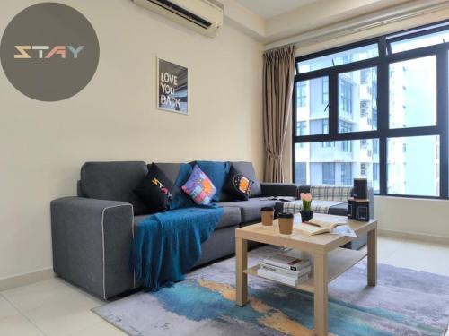 Sekudai Apartment | The Garden 3BR Family Cozy Suites Netflix BySTAY