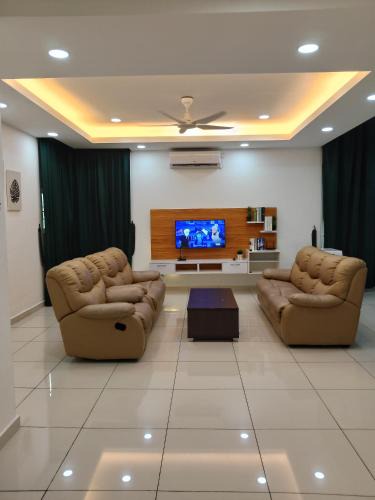 Lahad Datu House | The Garden House 4 Bedrooms