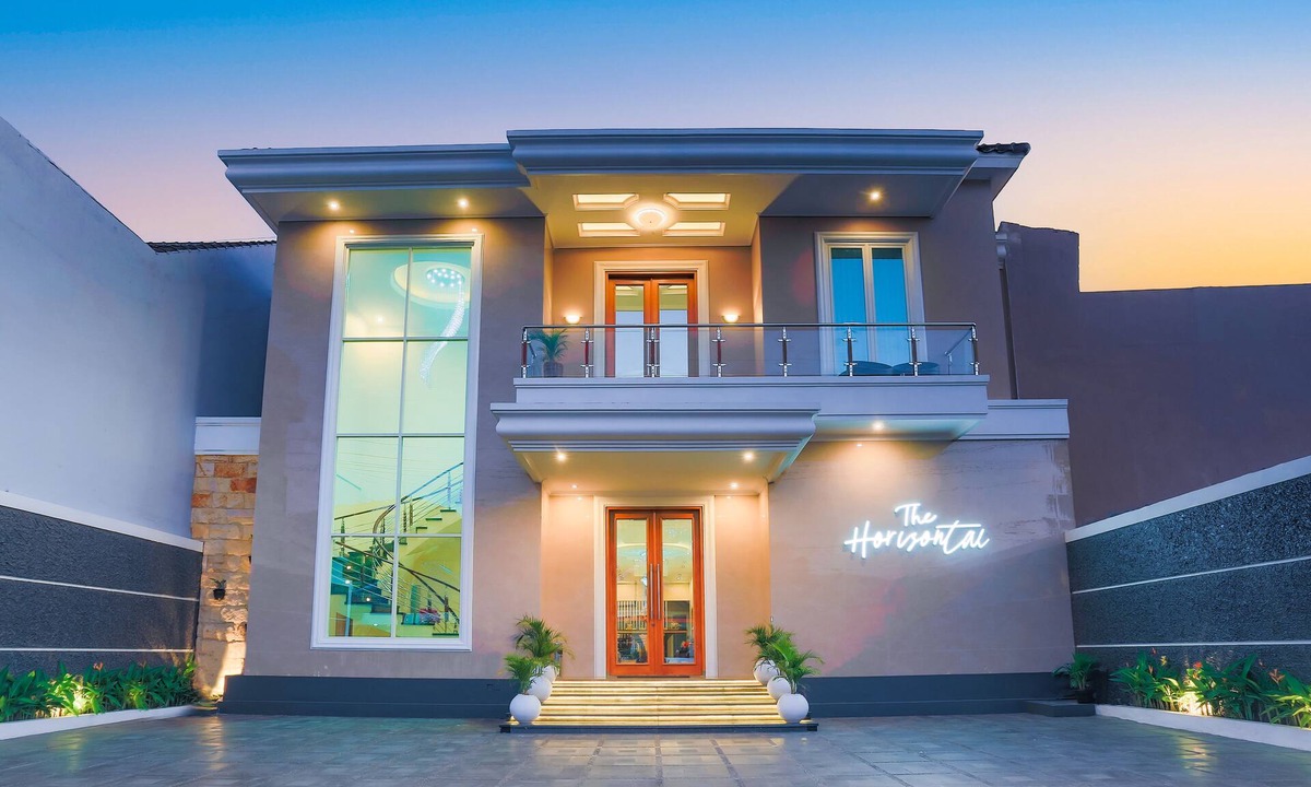 Pacitan Hotel | The Horizontal Hotel Pacitan