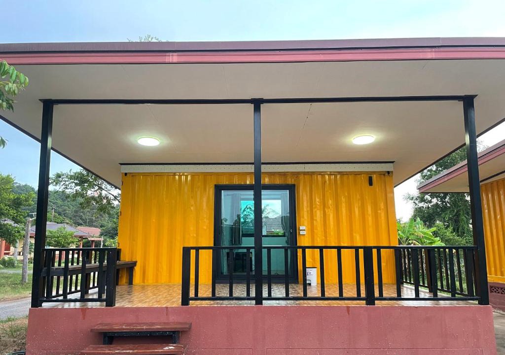 Chakphong House | The Monday ที่พักราคาถูก ใกล้หาดแหลมแม่พิมพ์