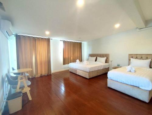 Chang Khlan Hostel | The Northern Grace Ping Riverside Hostel