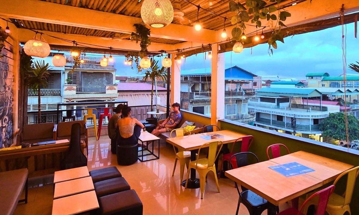 Svay Pao Hostel | The Place Hostel & Rooftop Bar