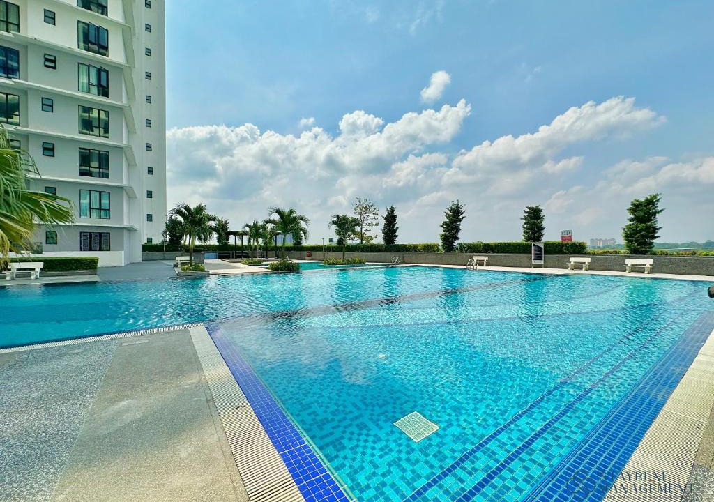 Taman Bukit Mewah Apartment | The Platino Near Paradigm Mall By Stayrene