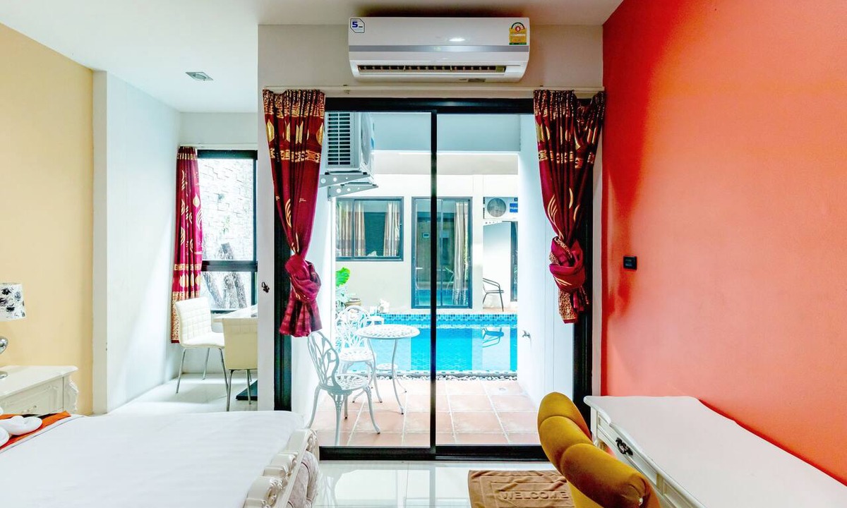 Ramkhamhaeng Hotel | The Pool Resort