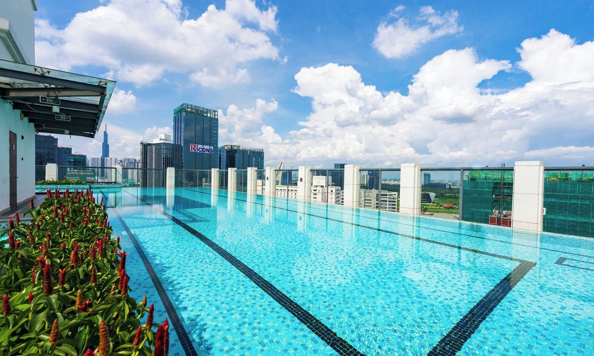 Little Japan Apartment | The Rixx Madison Tower With Pool and Gym
