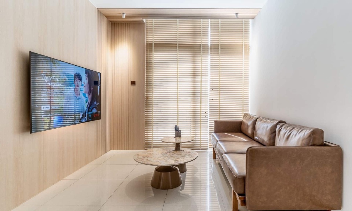 Downtown Ho Chi Minh City Apartment | The Rixx Premium Apartment in the heart of Saigon(pool/gym/security/rooftop bar)