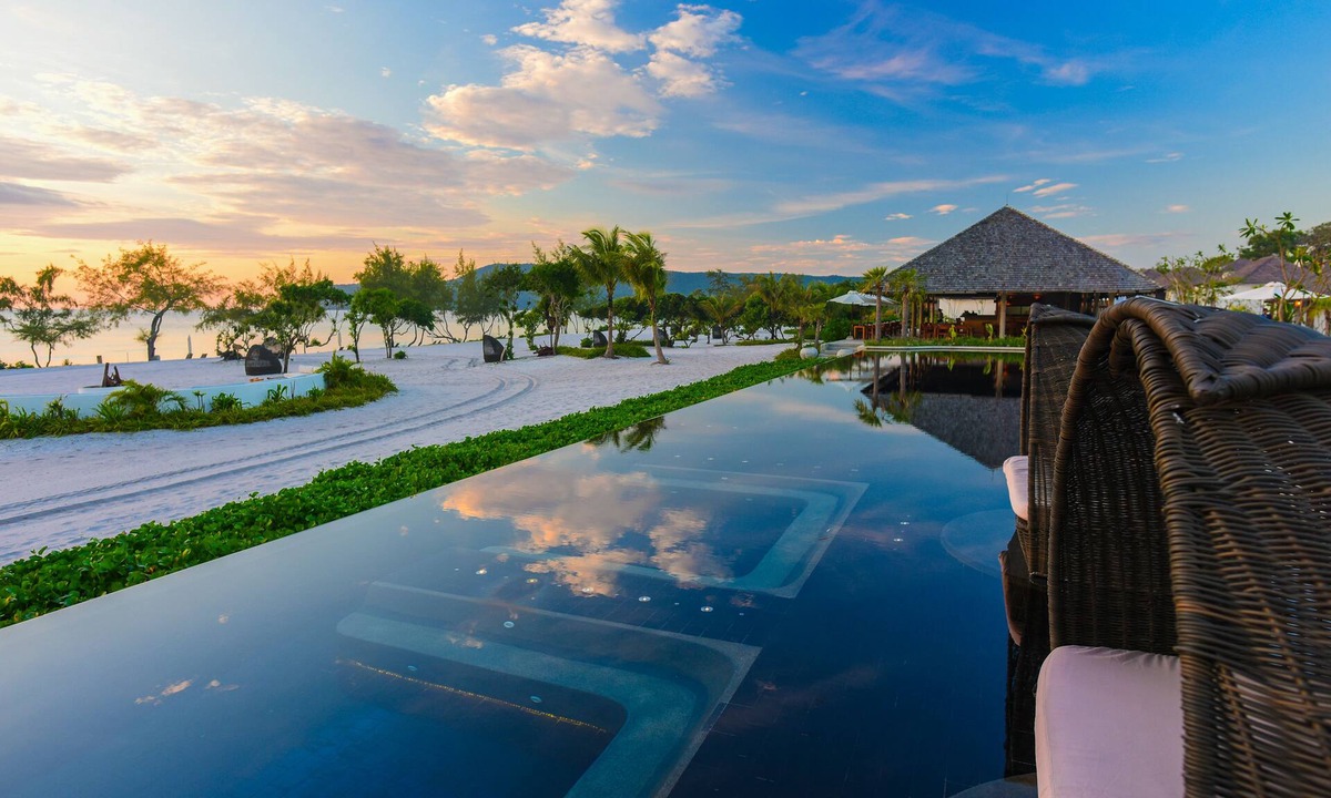 Koh Rong Hotel | The Royal Sands Koh Rong