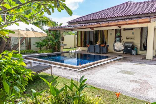 Ulu Melaka Villa | The Villa - Private Pool near Tanjung Rhu Beach by WOW Holiday Homes