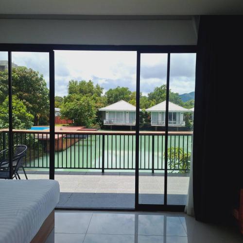 Samut Sakhon Villa | The wide view resort and restaurant Phuket