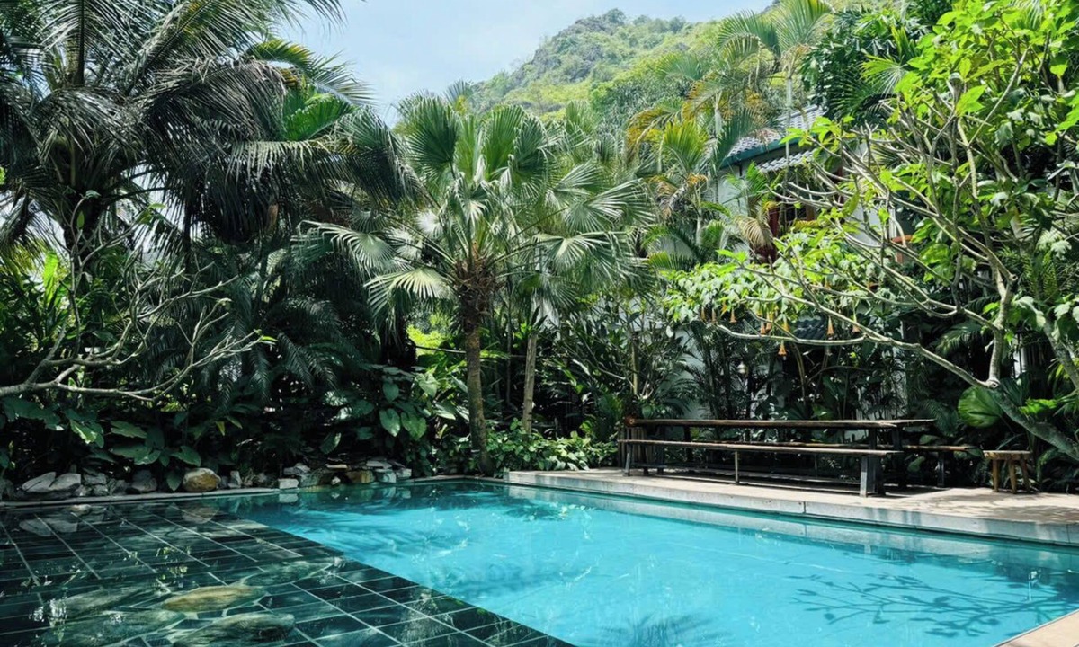 Hoa Lu Bed & Breakfast | The Wooden Gate