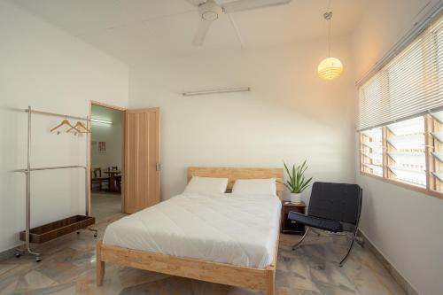 Ipoh House | Tido Home, private queen room w bathroom, shared public area