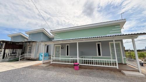 Kangar House | Tiny House Cikgu 2 - Room Stay