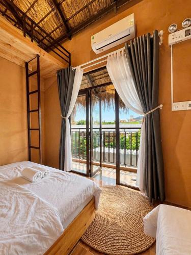 Son Tinh House | Tom Home Retreat